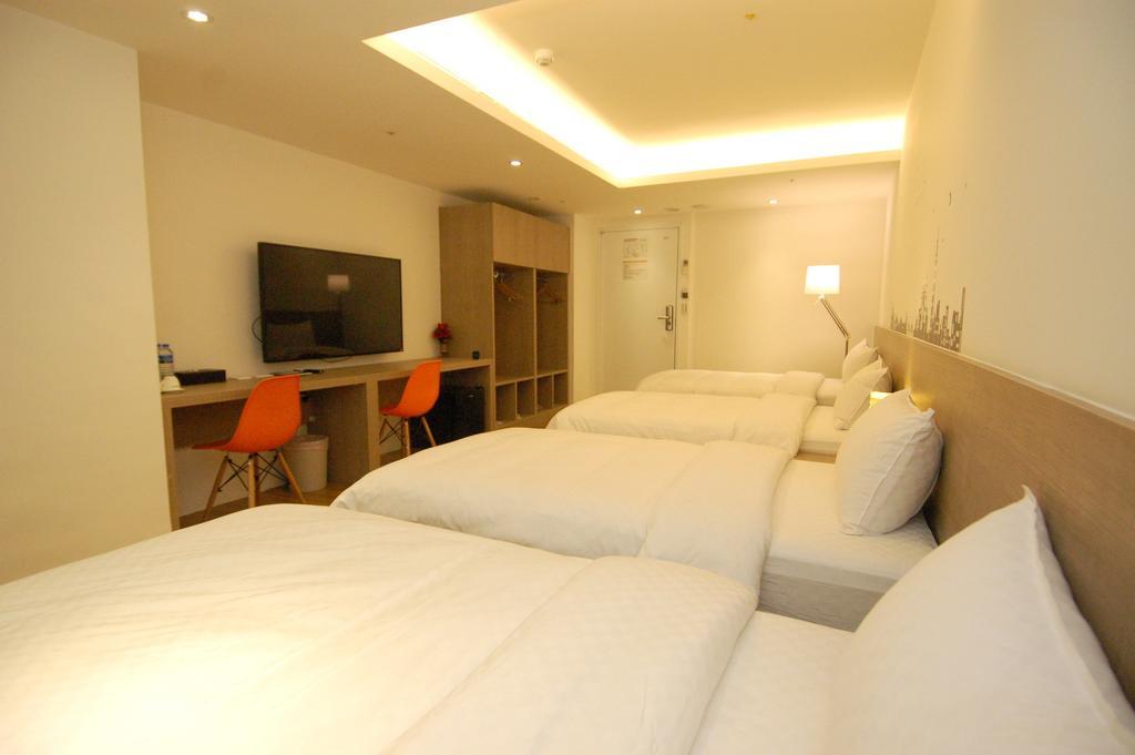 Season 5 Inn Luodong Ruang foto