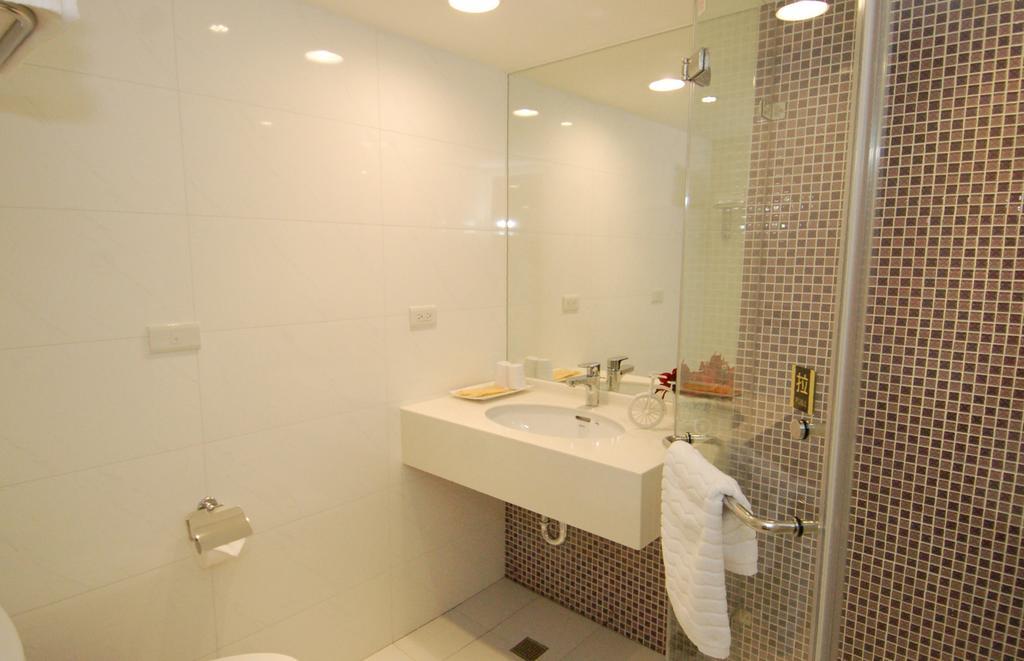 Season 5 Inn Luodong Ruang foto